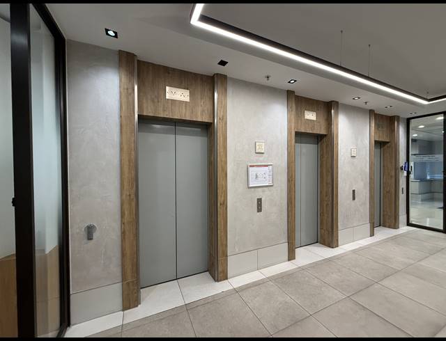 1,465M² OFFICE TO LET IN ROSEBANK